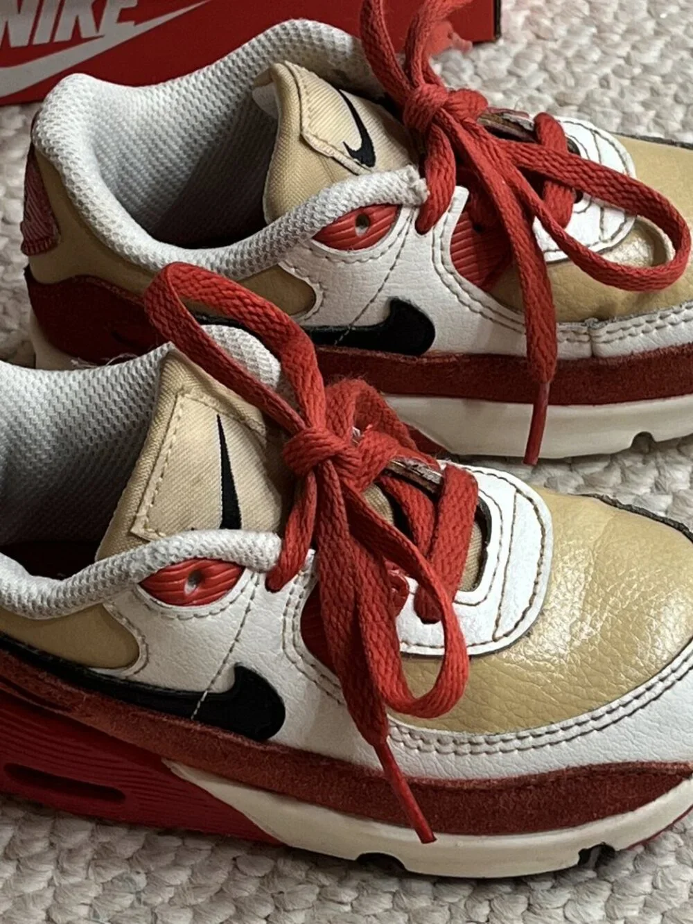 NIKE Air Max 90 Toddler Boy's Size 8C Sesame Red Black Boxed Sneakers CD6868-200